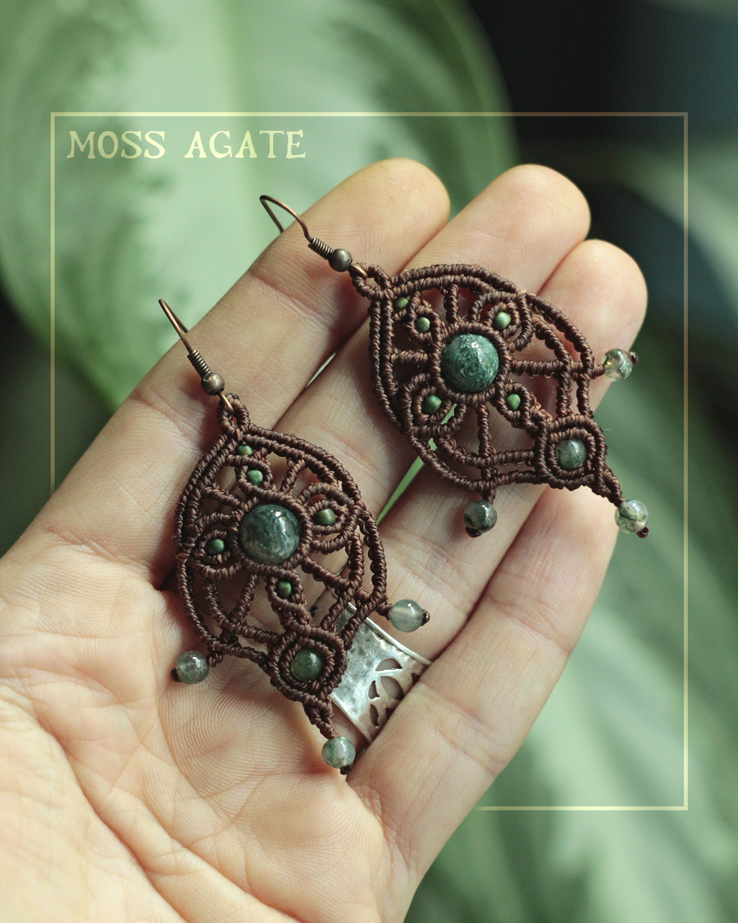 Tusitalka_macrame earrings_Arwen collection_brown_moss agate 1