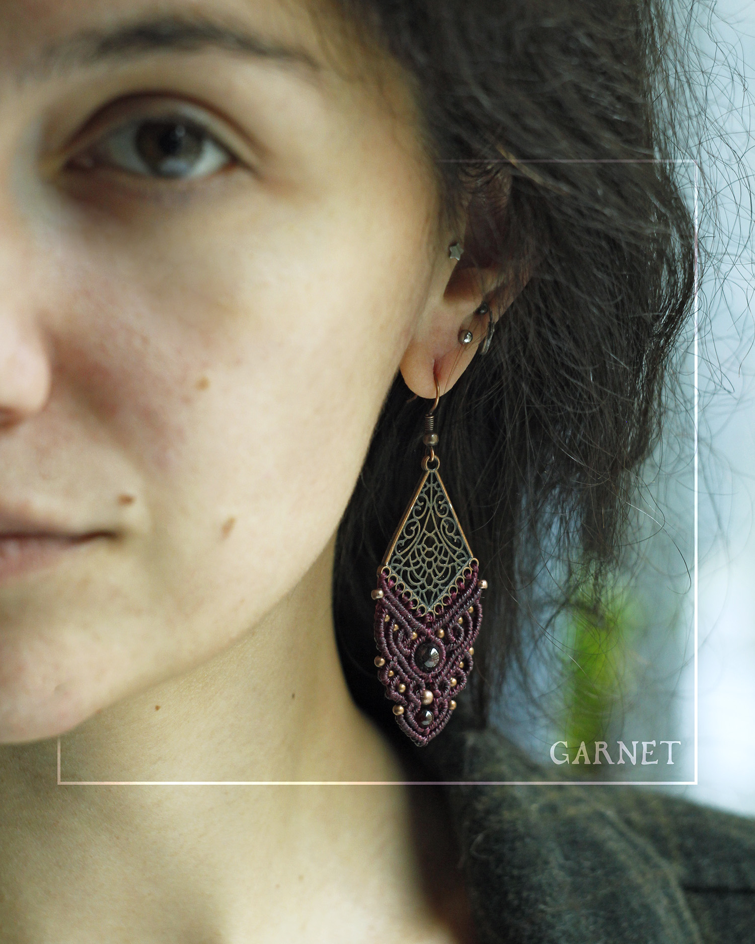 Tusitalka_macrame earrings_Narya collection_purple_garnet 3
