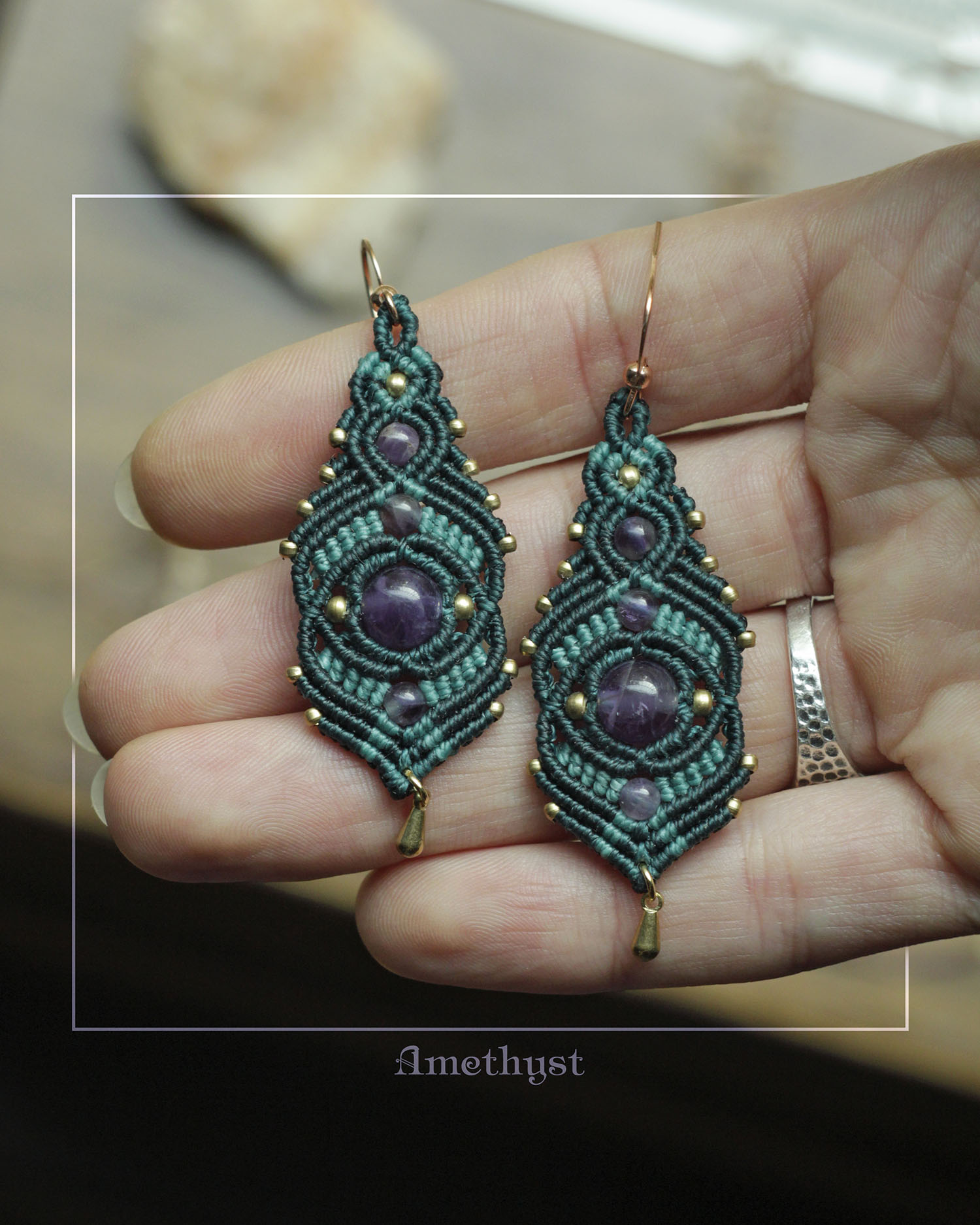 Tusitalka_macrame earrings_birds eye_teal-turquoise_amethyst-brass 5
