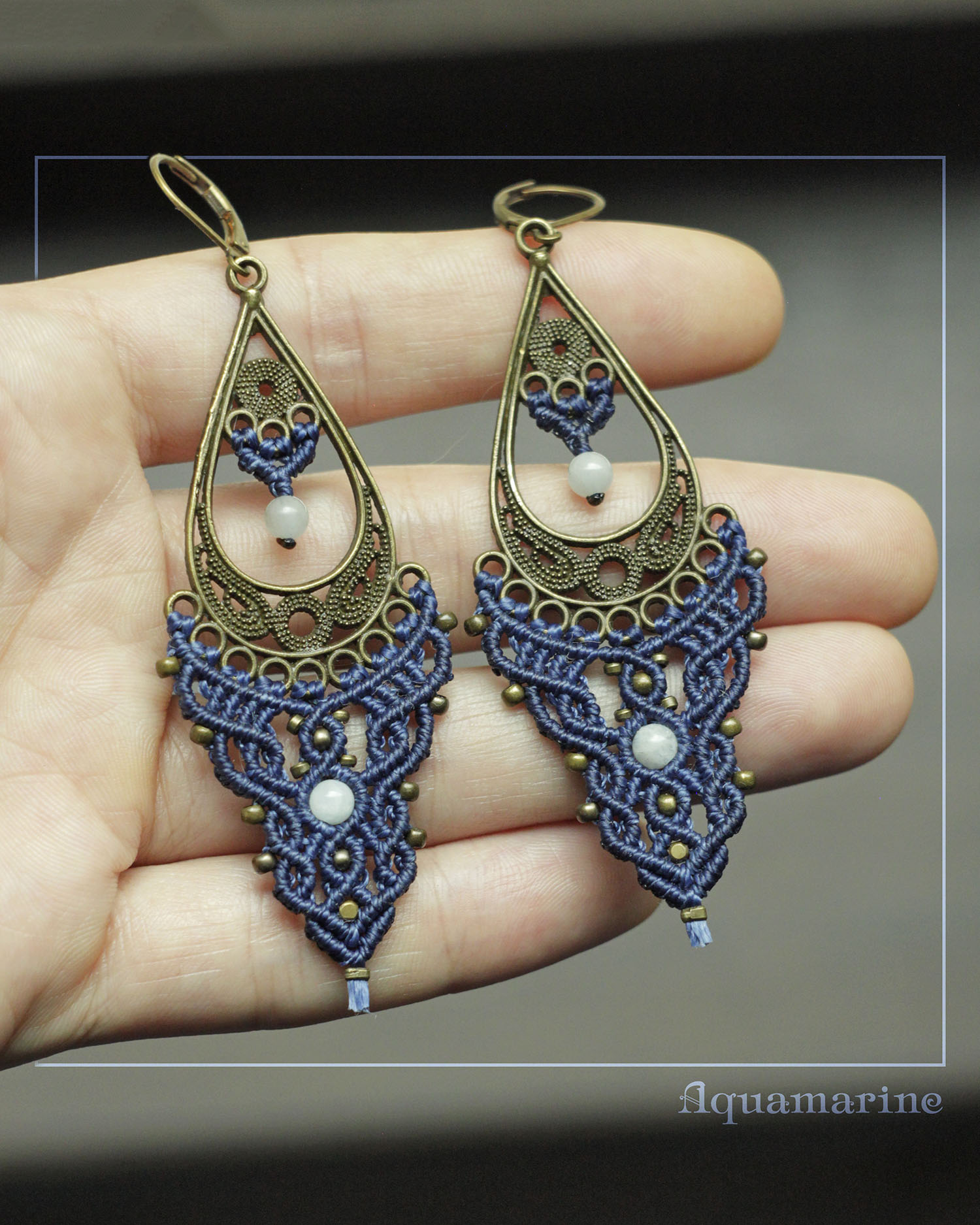 Tusitalka_macrame earrings_dark blue_aquamarine