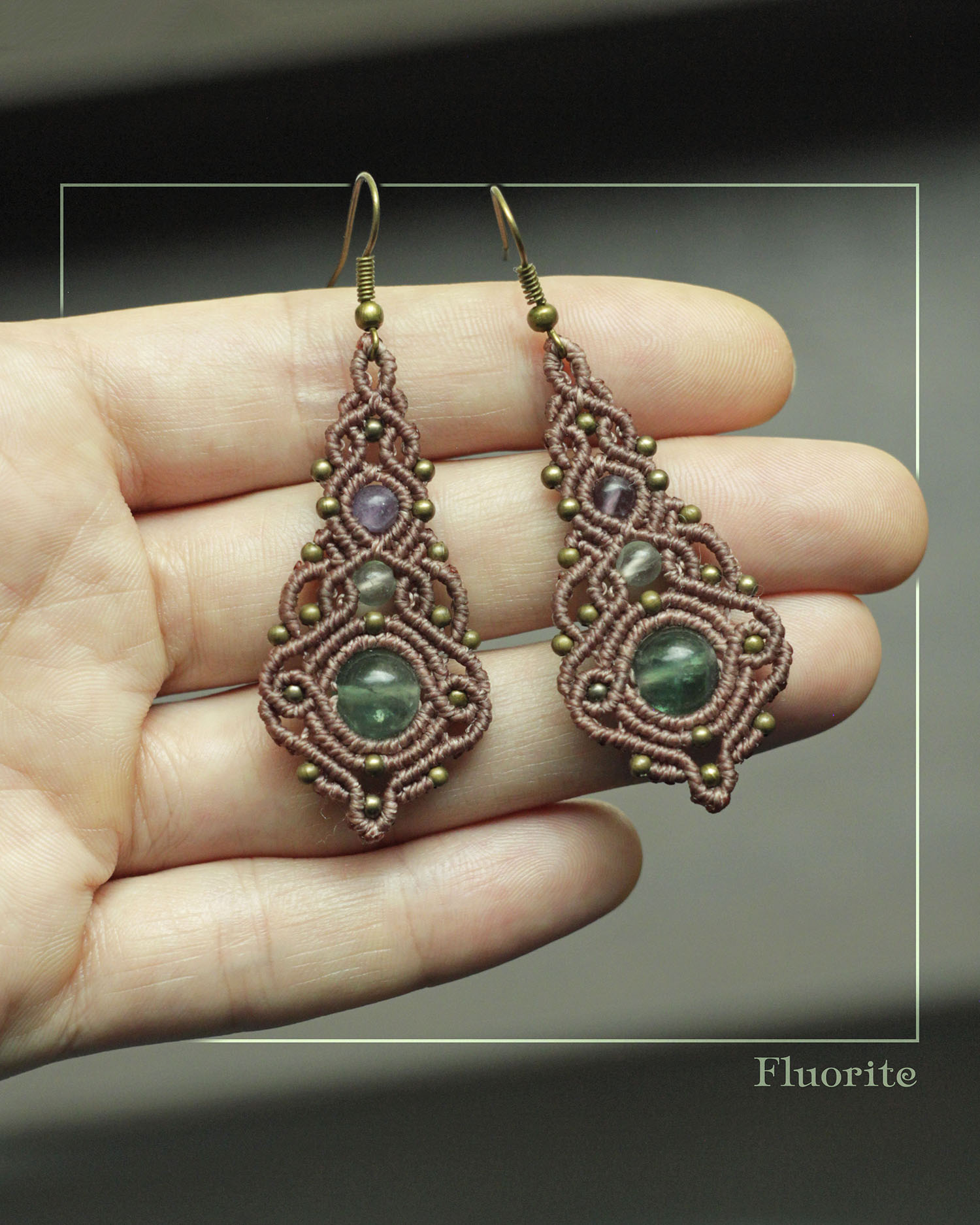 Tusitalka_macrame earrings_narya_beige_fluorite 1