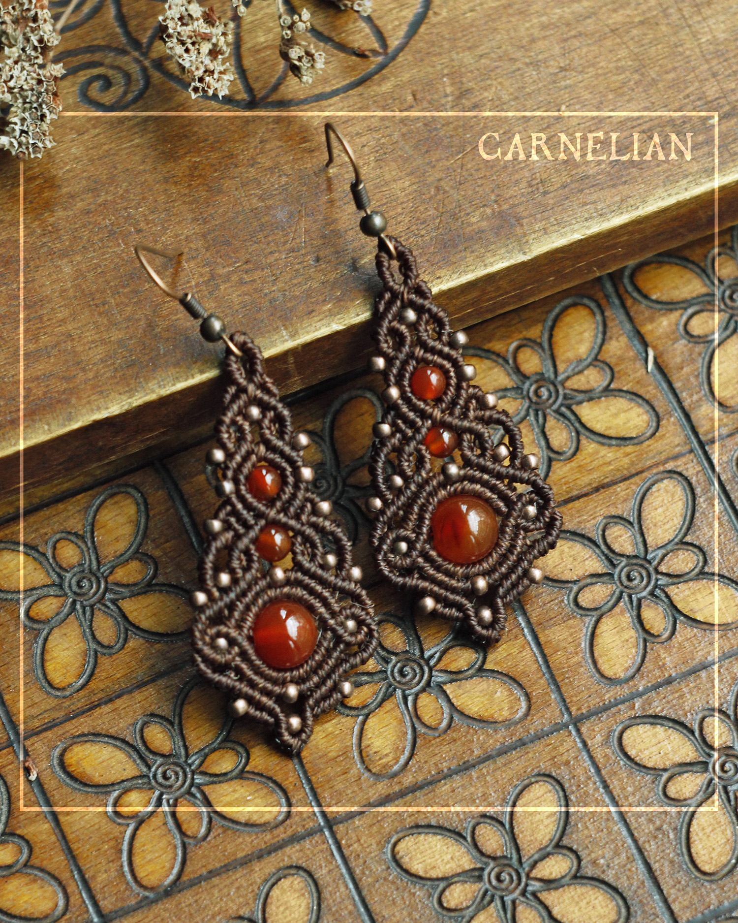 Tusitalka_macrame earrings_narya_brown_carnelian 1