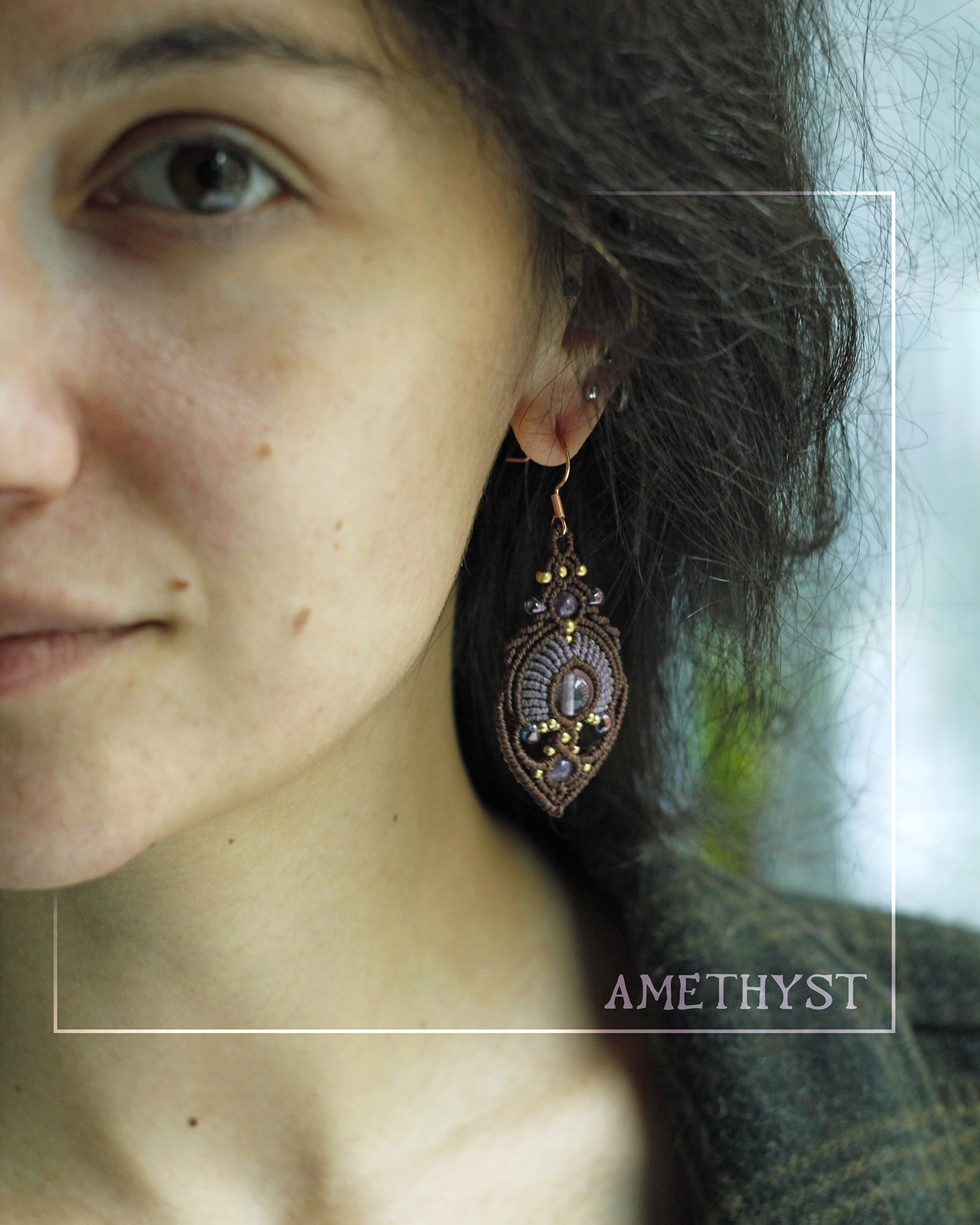 Tusitalka_macrame earrings_peacock_brown-purple_amethyst-brass-glass 4