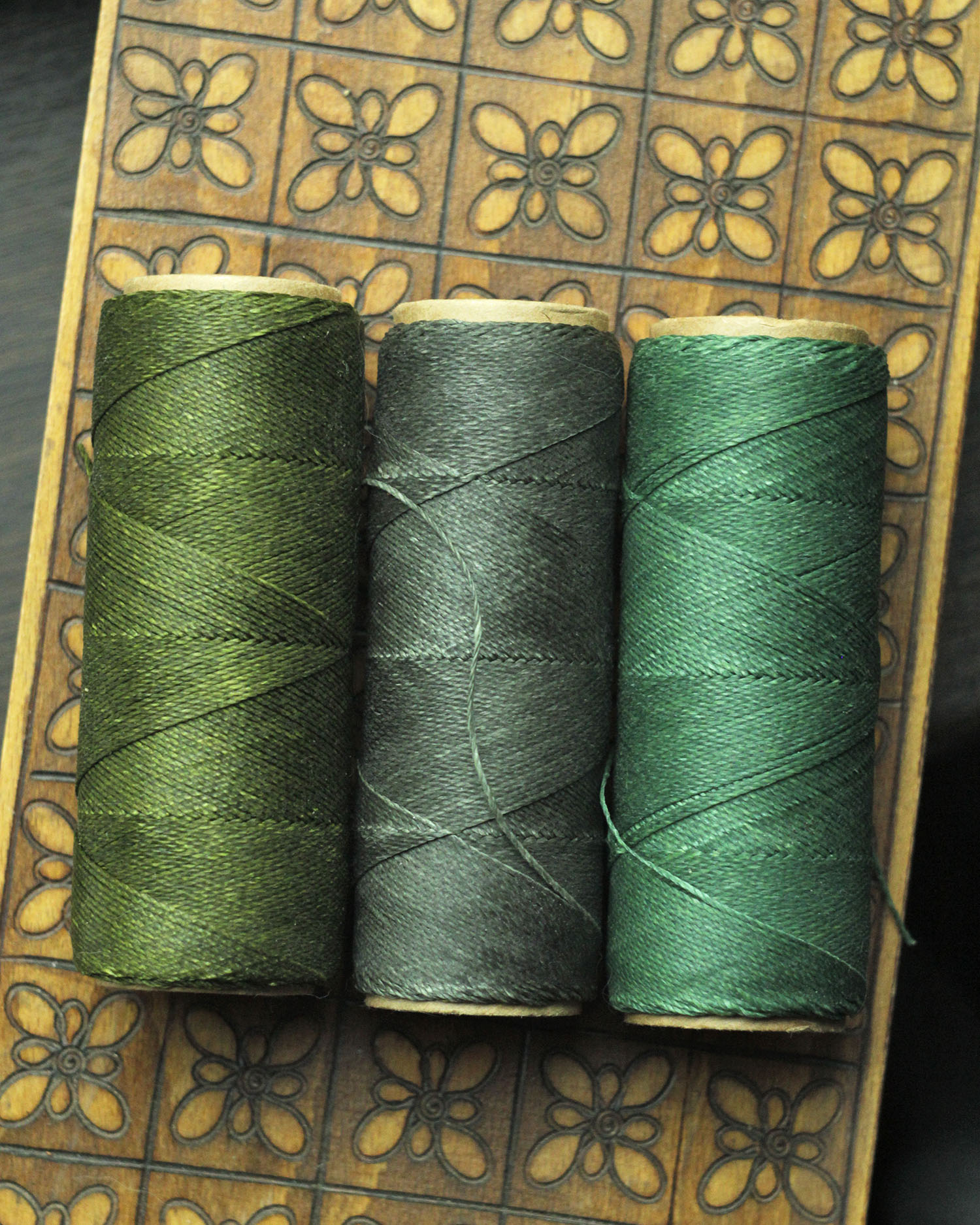 Tusitalka_macrame thread_datk green