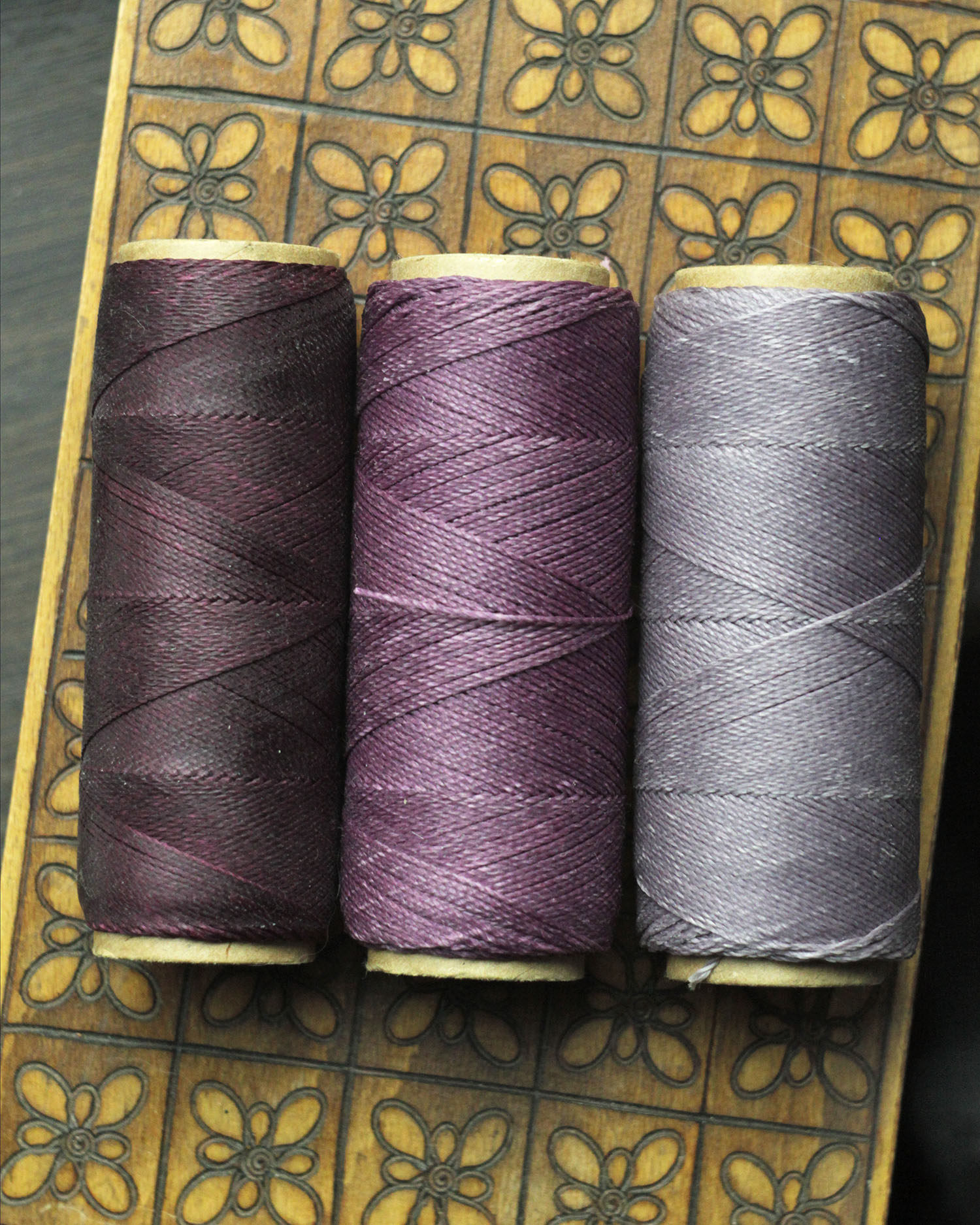 Tusitalka_macrame thread_violet