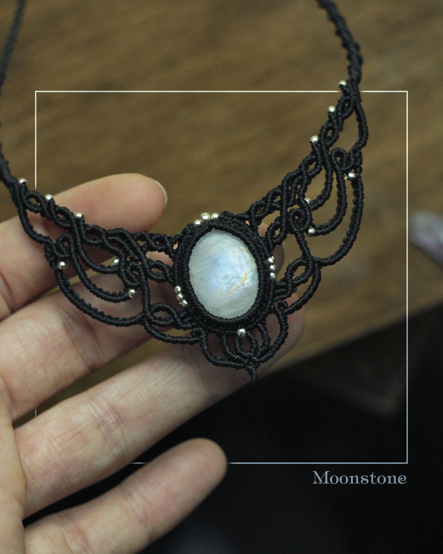Tusitalka_macrame_choker-necklace_black_moonstone 4