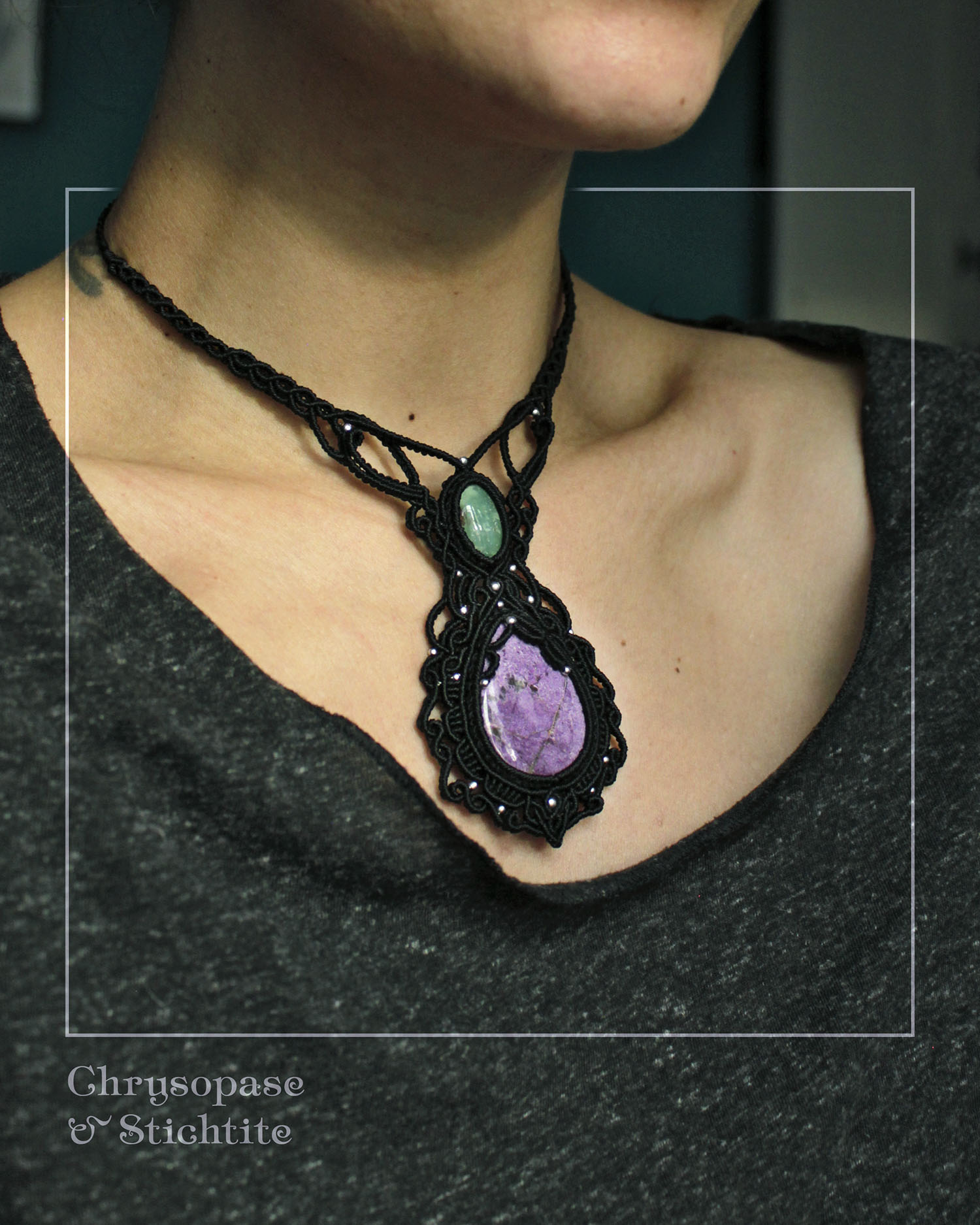Tusitalka_macrame necklace_The four Geishas_black_chrysoprase-stichtite 4